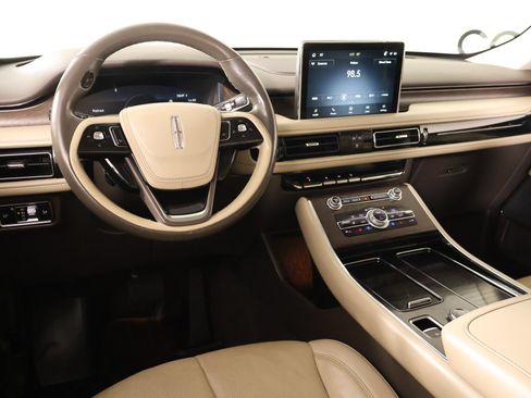 Used 2023 Lincoln Aviator Reserve w/ Equipment Group 201A RWD image 2