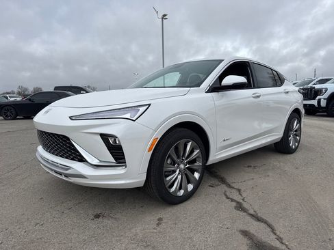 New 2026 Buick Envista Avenir image 2