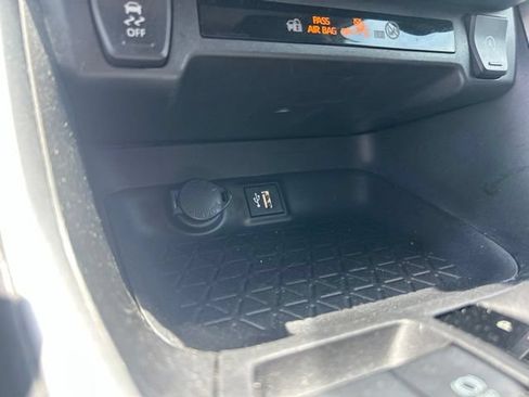 Used 2024 Toyota RAV4 XLE FWD image 27