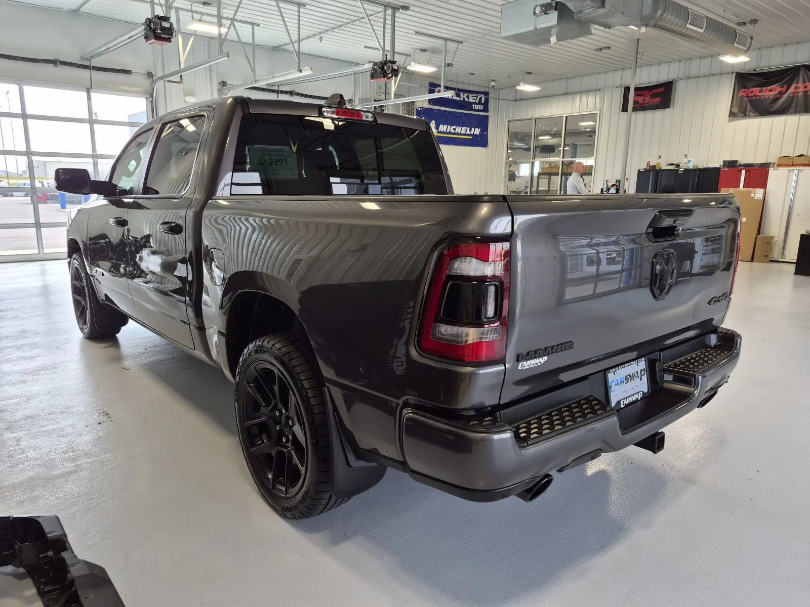 Used 2024 RAM 1500 Laramie AWD/4WD image 5