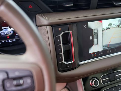 Used 2023 GMC Yukon Denali w/ Advanced Technology Package image 21