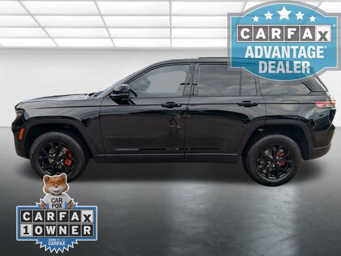 Used 2024 Jeep Grand Cherokee Altitude AWD/4WD image 24