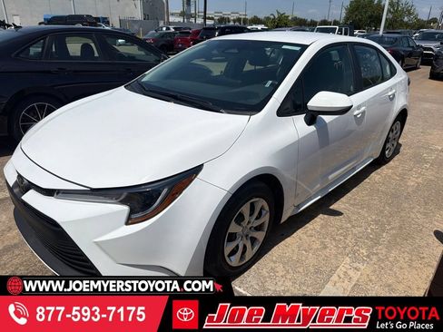 Used 2026 Toyota Corolla LE FWD image 1