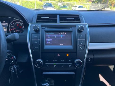 Used 2017 Toyota Camry SE FWD image 22