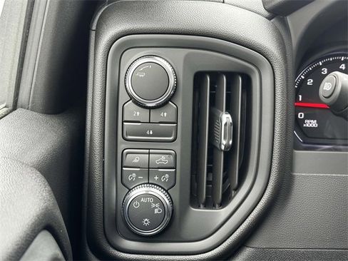 Used 2025 GMC Sierra 2500 Pro image 17