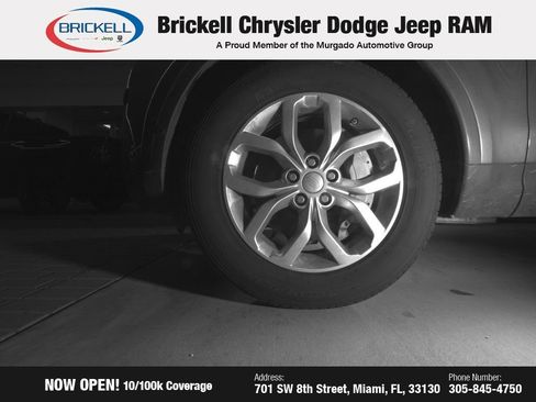 Used 2019 Land Rover Discovery SE image 5