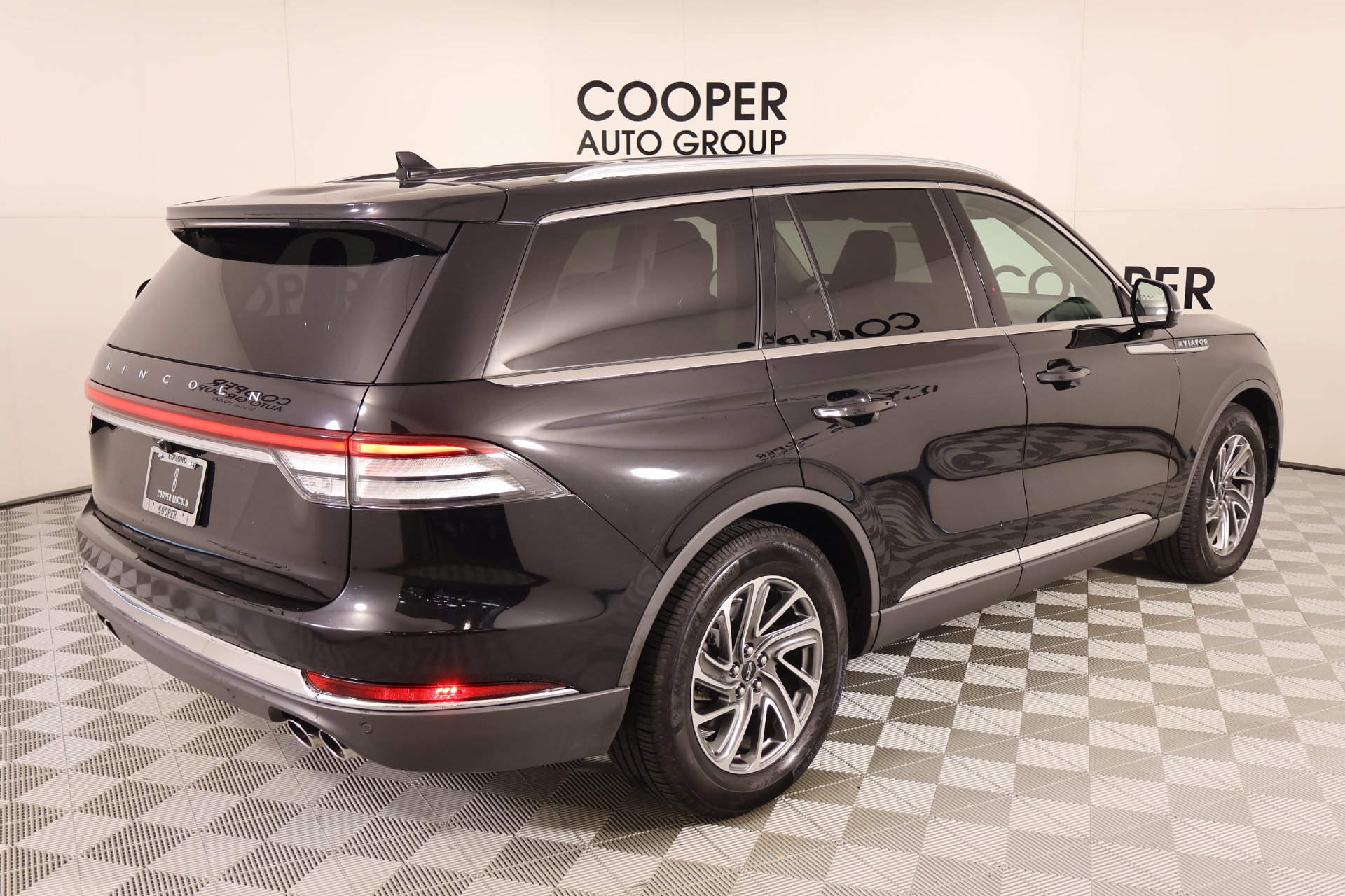Used 2023 Lincoln Aviator 2WD image 21