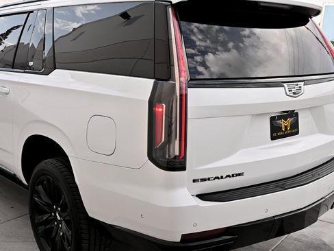 Used 2021 Cadillac Escalade ESV Sport w/ Driver Assist Tech Package AWD/4WD image 46
