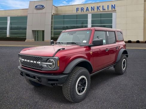 New 2026 Ford Bronco Badlands w/ Sasquatch Package image 3