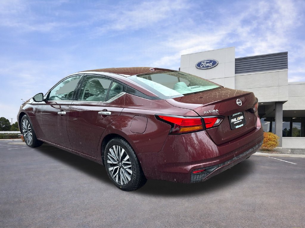 Used 2025 Nissan Altima 2.5 SV FWD image 6