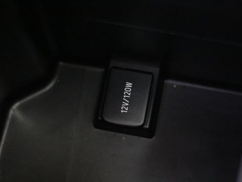 Used 2018 Toyota Highlander Limited FWD image 33