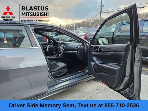 Used 2019 Nissan Maxima SR w/ Premium Package image 14