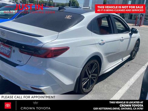 Used 2025 Toyota Camry XSE FWD image 4