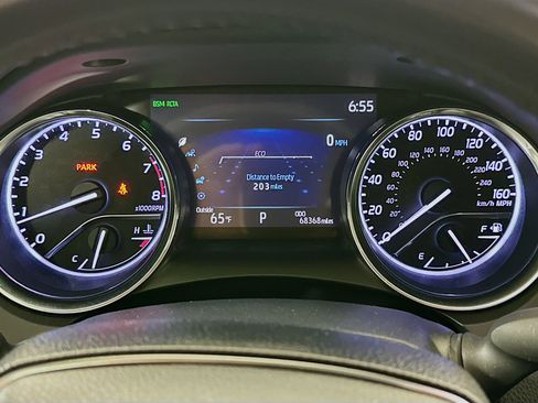 Used 2019 Toyota Camry XLE image 19