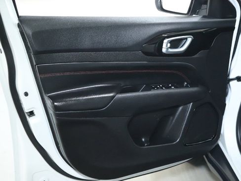 Used 2025 Jeep Compass Trailhawk AWD/4WD image 15