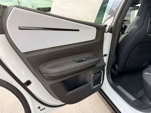 New 2026 Polestar Polestar 4 w/ Performance Pack image 16