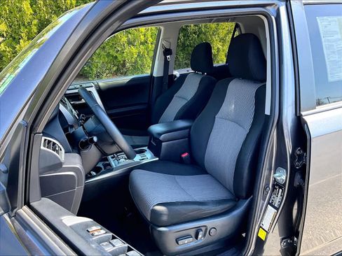 Used 2022 Toyota 4Runner SR5 image 10