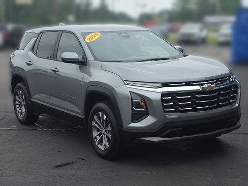 Used 2026 Chevrolet Equinox LT AWD/4WD image 10