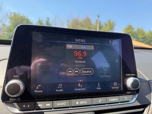 Used 2023 Nissan Altima 2.5 SV image 19