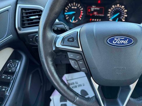 Used 2019 Ford Edge SEL image 22