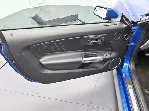 Used 2017 Ford Mustang GT Premium RWD image 9