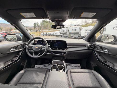 Used 2025 Chevrolet Equinox LT w/ Convenience Package II image 19