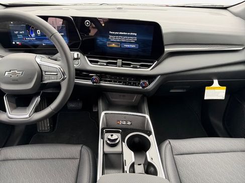 New 2026 Chevrolet Equinox LT w/ Convenience Package II image 11