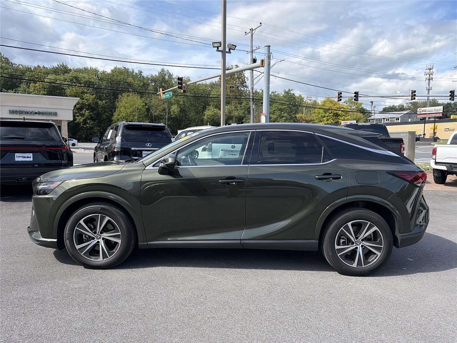 Used 2024 Lexus RX 350 Premium w/ Accessory Package (Z1) AWD/4WD image 2