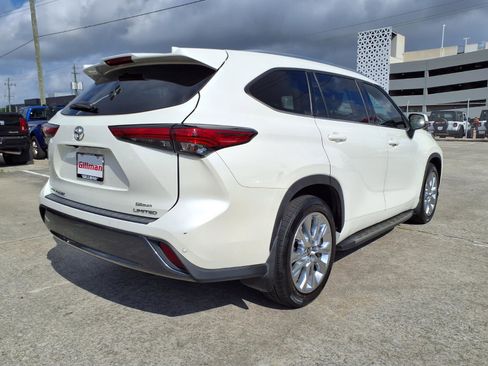 Used 2021 Toyota Highlander Limited image 25