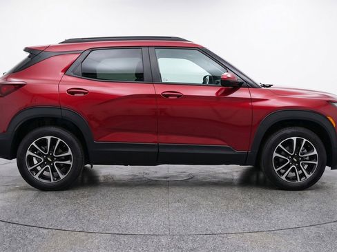 Used 2025 Chevrolet TrailBlazer LT FWD image 11