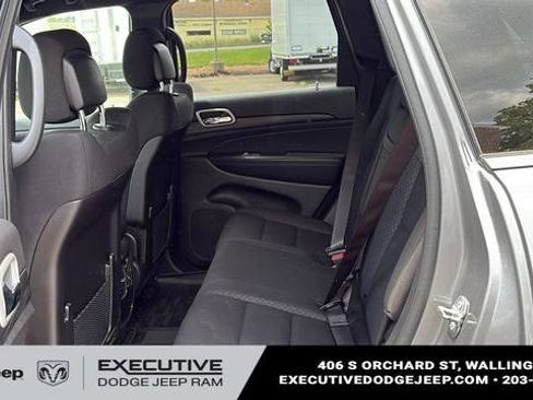 Used 2021 Jeep Grand Cherokee Laredo AWD/4WD image 21