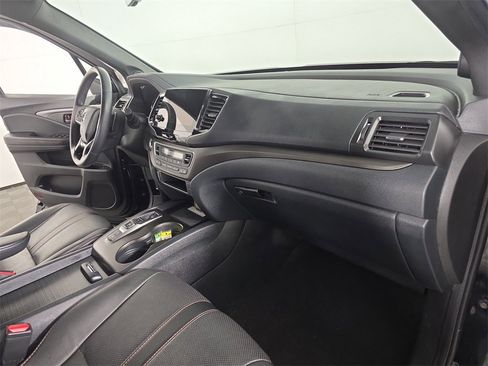 Certified 2022 Honda Pilot TrailSport image 20