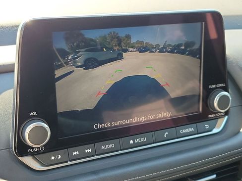 Used 2025 Nissan Rogue SV image 25