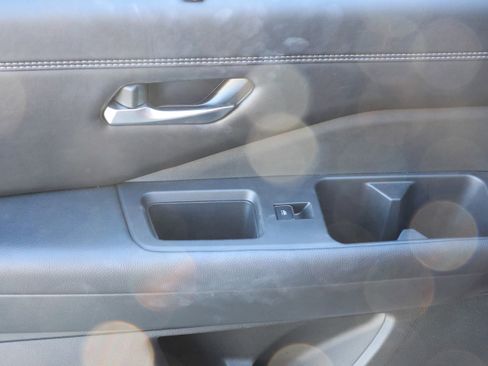 Used 2022 Nissan Pathfinder Platinum image 33