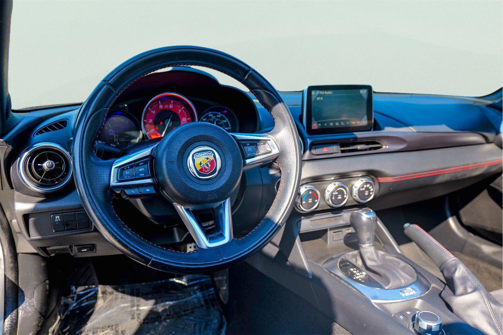 Used 2019 FIAT 124 Spider Abarth w/ Navigation & Sound Group RWD image 18