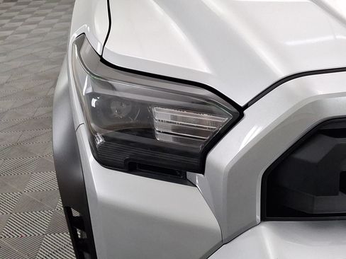 Certified 2025 Toyota 4Runner SR5 AWD/4WD image 27