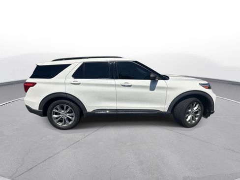 Used 2020 Ford Explorer XLT w/ Equipment Group 202A RWD image 5