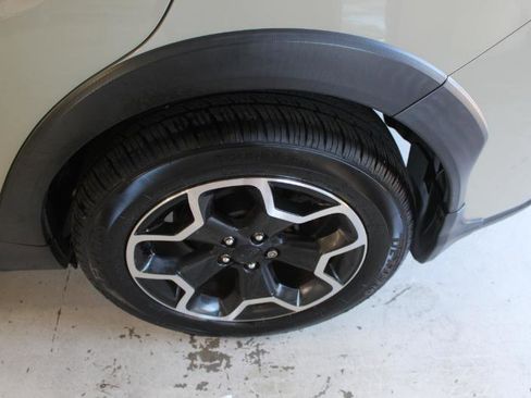 Used 2015 Subaru Crosstrek 2.0i Limited image 11