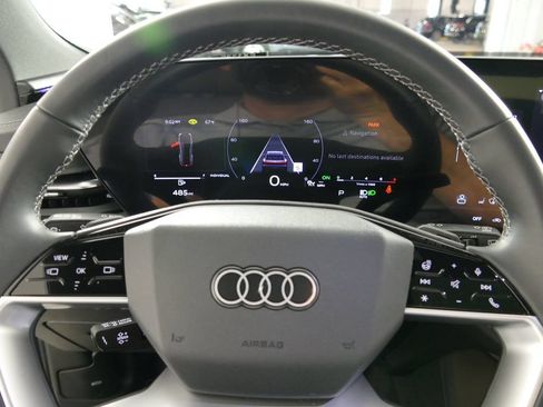 Certified 2025 Audi Q5 Premium w/ Convenience Package AWD/4WD image 15