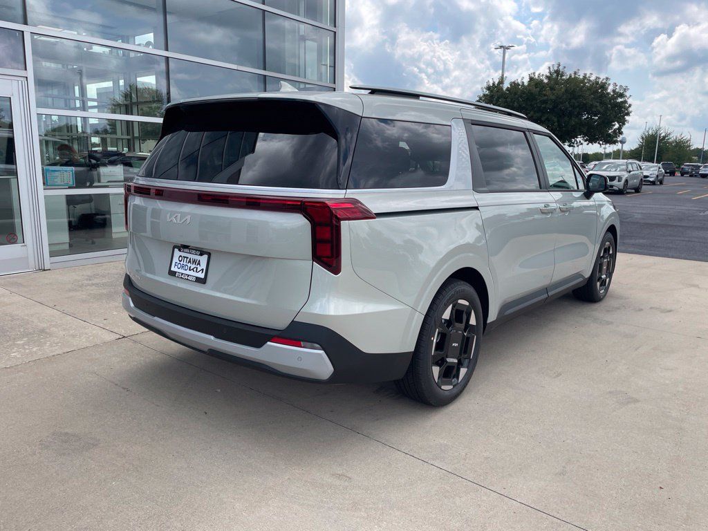 New 2027 Kia Carnival EX FWD image 5