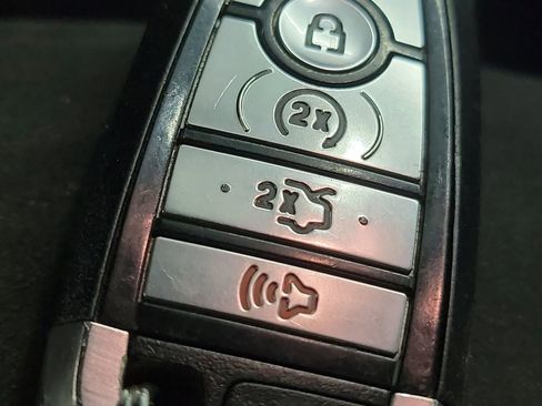 Used 2018 Ford Explorer XLT w/ Equipment Group 202A image 32