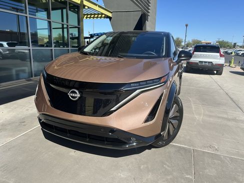 Used 2023 Nissan Ariya FWD image 2