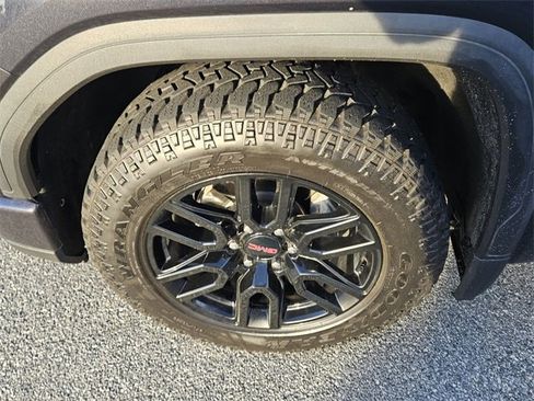 Used 2023 GMC Sierra 1500 Elevation image 17