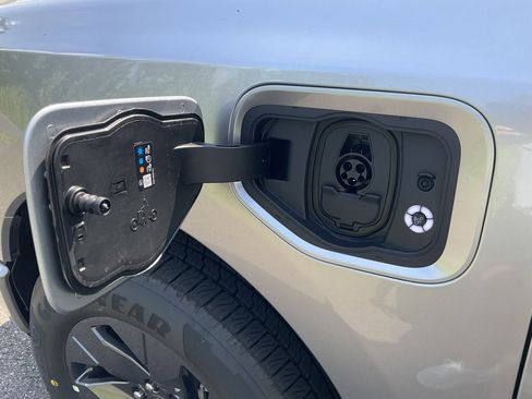 New 2025 Ford F150 Lightning Lariat image 20