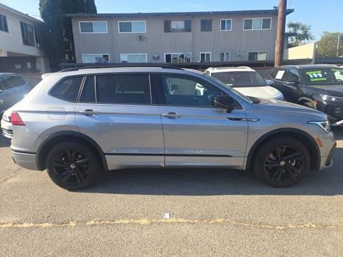 Used 2023 Volkswagen Tiguan SE R-Line FWD image 1