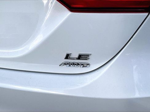 Used 2022 Toyota Camry LE AWD/4WD image 8