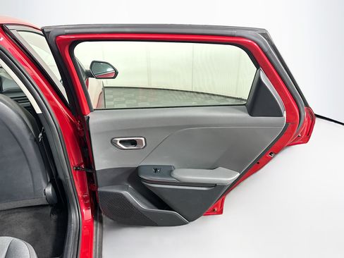 Used 2025 Kia K4 FWD image 29