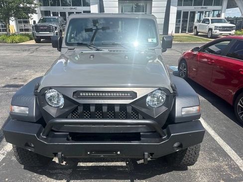Used 2020 Jeep Wrangler Sport AWD/4WD image 2
