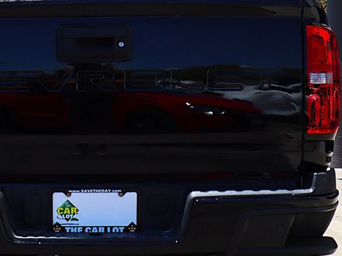 Used 2022 Chevrolet Colorado LT w/ Fleet Safety Package RWD image 20