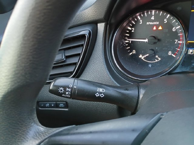 Used 2022 Nissan Rogue Sport S FWD image 12